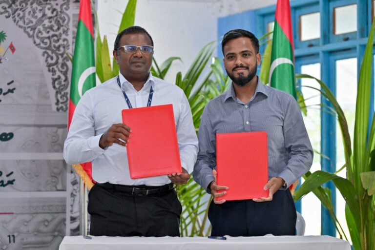 ކަމަދޫއަށް ސީޕްލޭންގެ ޚިދުމަތްދޭން އެއްބަސްވުމުގައި ސޮއިކޮށްފި