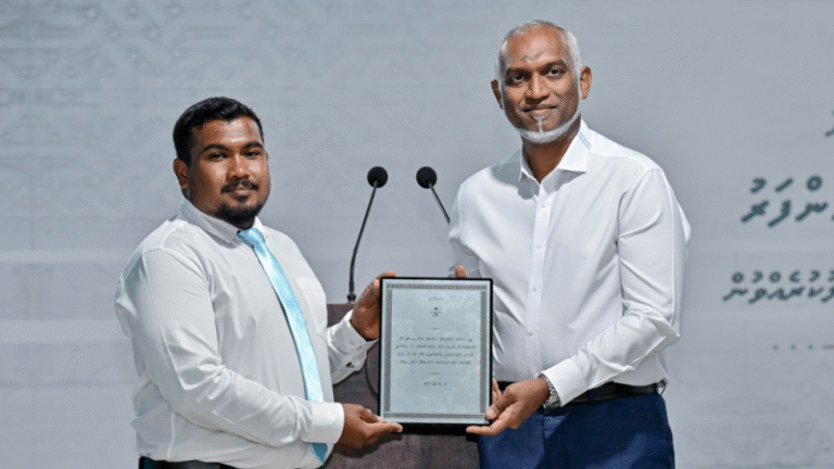 ނޮޅިވަރަންފަރުގައި އަޅާފައިވާ 100 ހައުސިން ޔުނިޓު ރަސްމީކޮށް ކައުންސިލާ ހަވާލުކޮށްފި