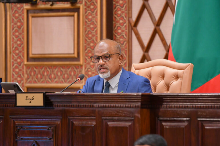 ކޮރަޕްޝަން ހިންގަން ނިޔަތް ގަނެގެން ތިބި މީހުންނަށް ރައްކާތެރިކަމެއް ނޯންނާނެ: ނާޒިމު