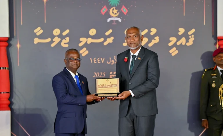 ދިވެހި ޤައުމިއްޔަތަށް ޚިދުމަތް ކުރުމުގެ ޚާއްޞަ ޝަރަފު، އުތީމު ރައްޔިތުންނަށް އަރުވައިފި
