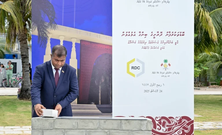 އުތީމުގައި ބޮޑުތަކުރުފާނު ދޮރޯށީގެ ބިންގާ އަޅައިފި