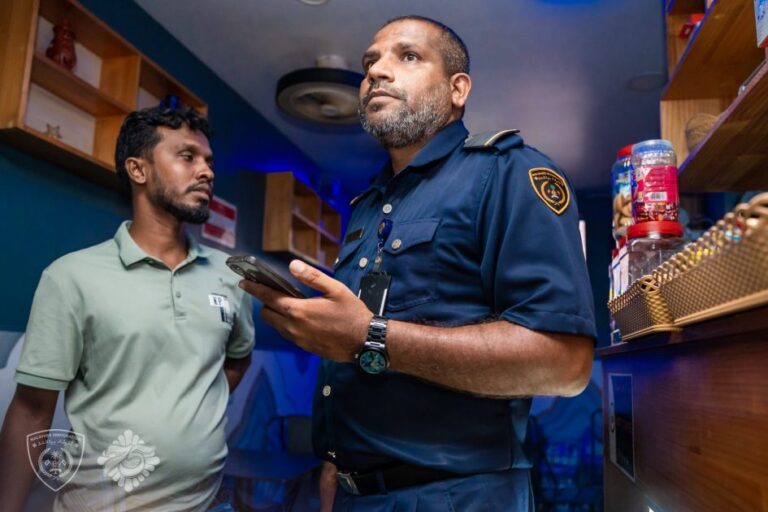 ގަވާއިދާ ހިލާފަށް ކެފޭއެއްގައި މަސައްކަތްކުރި ތިން ބިދޭސީއަކު އިމިގްރޭޝަންގެ ބެލުމުގެ ދަށަށް