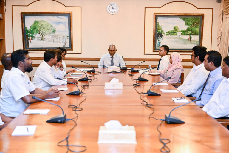 ސަރުކާރުން މަސްވެރިންގެ އަޑުއައްސަވާ، މަސްވެރިން ބޭނުންވާ ކަންކަން ކޮށްދެއްވާނެކަމުގެ ޔަޤީންކަން ރައީސް މުއިއްޒު ދެއްވައިފި