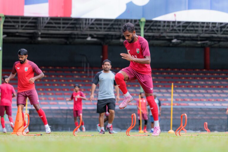 ލަންކާ އަތުން ރާއްޖެއަށް ފަސޭހަ މޮޅެއް