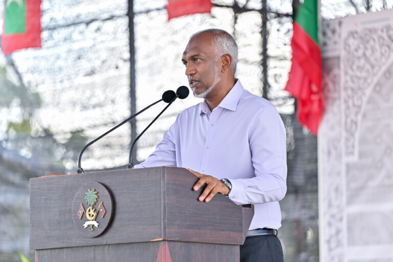 50 އެމްބިއުލާންސް މި އަހަރުގެ ތެރޭގައި ގެންނާނެ: ރައީސް