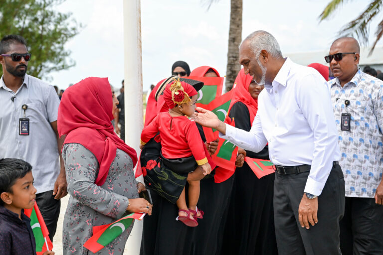 ހަތަރު އަތޮޅުގެ 31 ރަށަކަށް ކުރައްވާ ދަތުރުފުޅެއްގައި ރައީސް ފުރާވަޑައިގެންފި