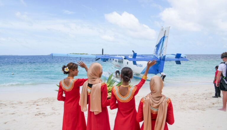 ސީޕްލޭން ކަމަދުއަށް ޖައްސައިފި، ރަށުން ހޫނު މަރުހަބާއެއް
