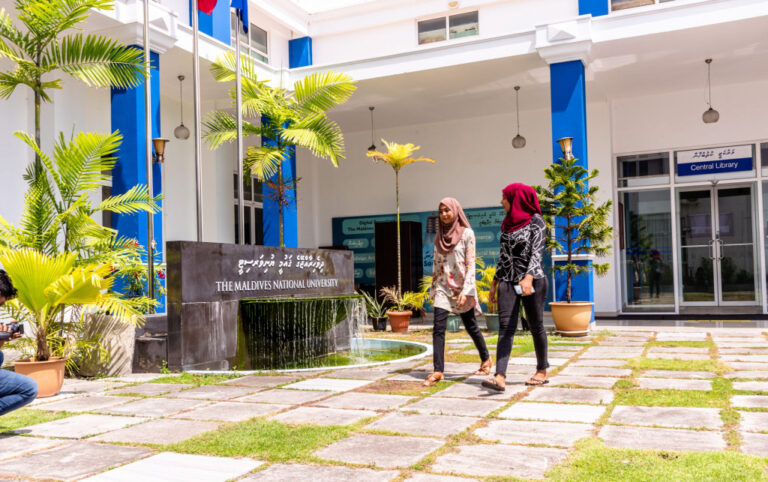 އެދެނީ ޤައުމީ ޔުނިވާސިޓީއަކީ ކާމިޔާބު، ފެންވަރު ރަނގަޅު ޢިލްމީ ހިޔާވައްސަކަށްވުމަށް: ރައީސް