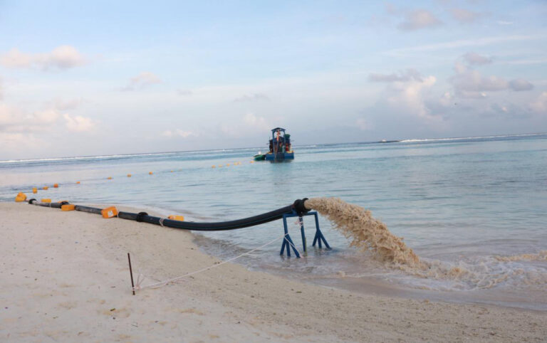 މާފުށީގެ ކައުންސިލުން ބަނދެފައިވާ ސޭންޑު ބާޖު އިފްތިތާޙްކޮށްފި