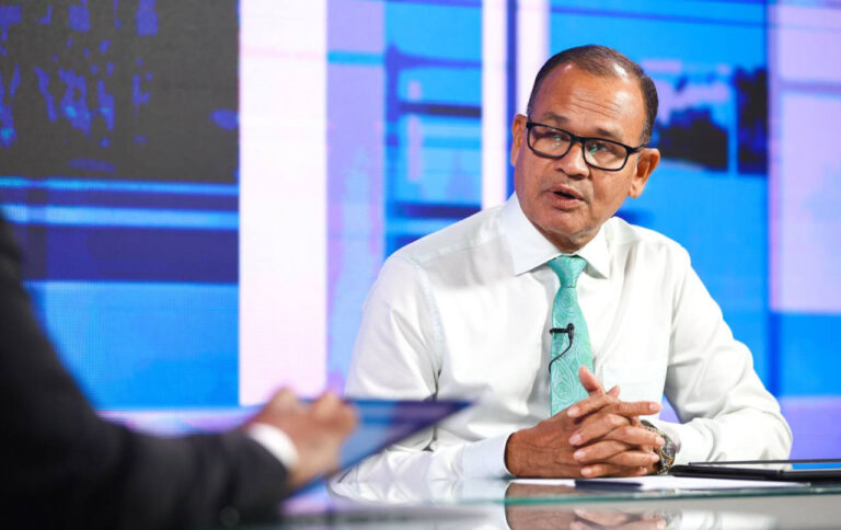 އަތޮޅު އުވާލަނީކަމަށް ބުނެ ދައްކަނީ ޒިންމާދާރުކަން ކުޑަ ވާހަކަތަކެއް:  އާދަމް ޝަރީފް