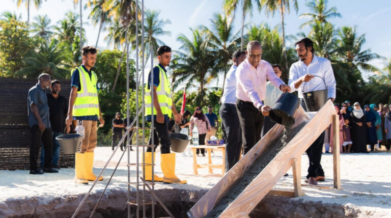 ވ. އަތޮޅު ހޮސްޕިޓަލުގެ އައު އިމާރާތުގެ ބިންގާ އަޅައިފި