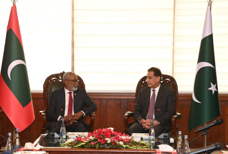 ޕާކިސްތާނުގެ ޤާނޫނު ހަދާ މަޖިލީހާއި ގުޅުން ބަދަހިކުރުމަށް މަޝްވަރާކުރައްވައިފި