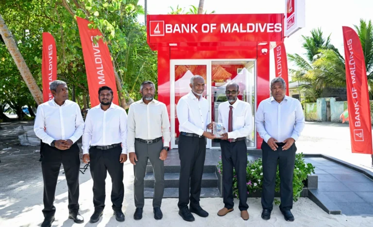އޮމަދޫގައި އޭޓީއެމްގެ ޚިދުމަތް ފަށައި، ފުލުހުންގެ މަރުކަޒުގެ ބިންގާ އަޅައިފި