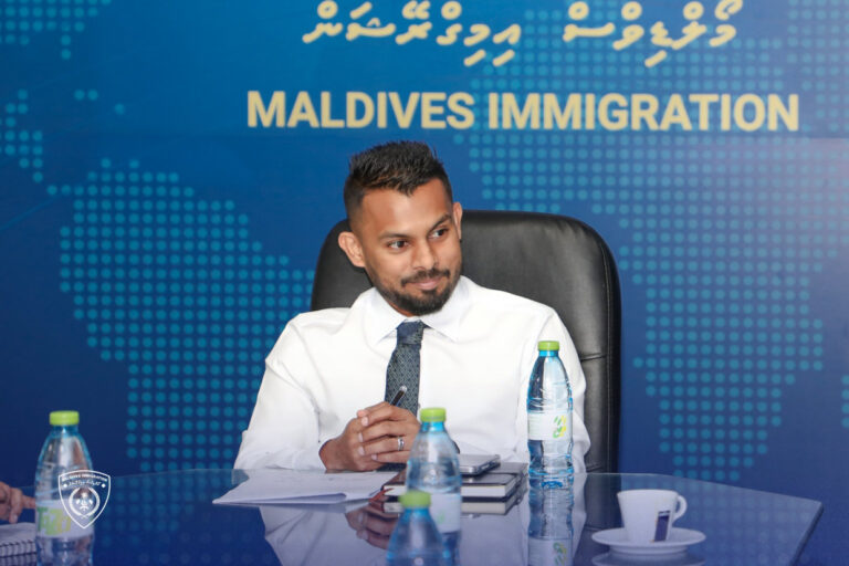 ޝަމްއާންގެ ޝަރީއަތުގެ އަޑުއެހުމެއް މާދަމާ ބާއްވަނީ