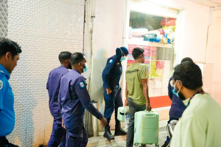 ގަވާއިދާ ޚިލާފަށް އުޅެމުންދިޔަ 24 ބިދޭސީއަކު އަތުލައިގެންފި