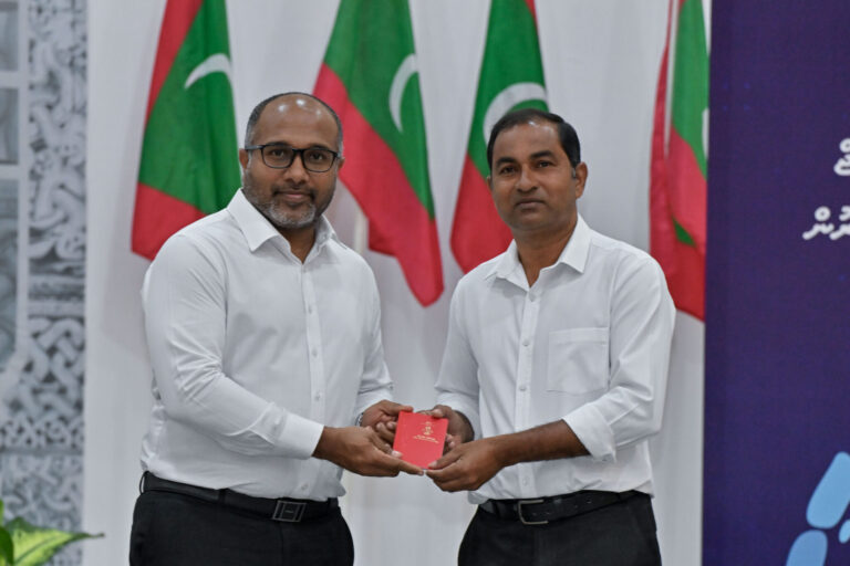 ނިލަންދޫގައި ޕާސްޕޯޓް ހައްދައިދިނުމުގެ ހިދުމަތް ރަސްމީކޮށް ފަށައިފި