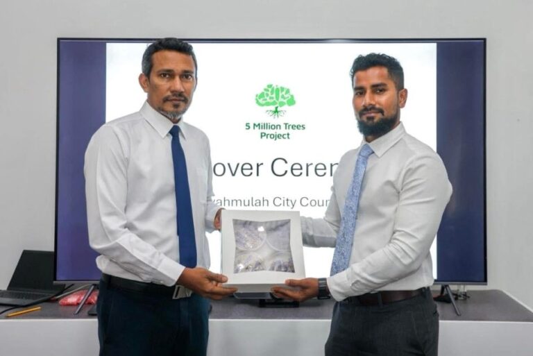 5 މިލިއަން ގަސް މަޝްރޫއު: ފުވައްމުލަކަށް ބައެއް ތަކެތި ހަދިޔާކޮށްފި