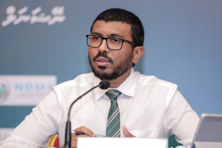 ޕެންޝަން އޮފީހުގެ ބޯޑުން ސަރުވަޝް އިސްތިއުފާދެއްވައިފި