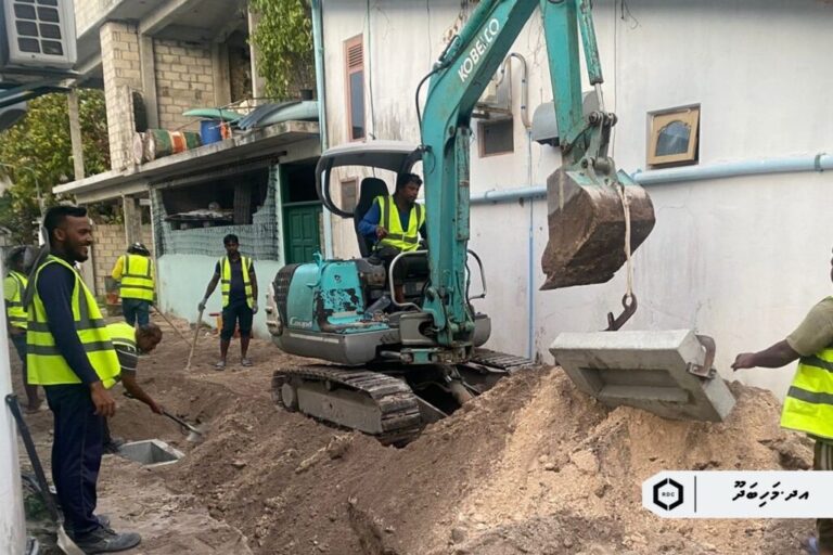 މަހިބަދޫގެ މަގުތައް ޒަމާނީ ފެންވަރަށް ތަރައްގީކުރުމުގެ މަސައްކަތް ބާރަށް ކުރިއަށް
