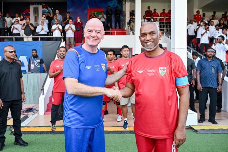 ދިވެހިރާއްޖޭގެ ފުޓްބޯޅައިގެ ޑައިމަންޑް ޖުބްލީ ލޯގޯ ރައީސުލްޖުމްހޫރިއްޔާ އިފްތިތާޙުކޮށްދެއްވައިފި