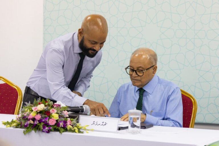 މާސްޓާސްއަށް ކިޔަވާ ދަރިވަރުންނަށް މައުމޫން ފައުންޑޭޝަނުން ސްކޮލަރޝިޕްގެ ފުރުސަތު