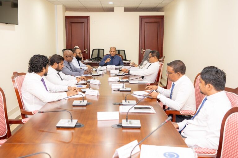 ކޮމިޓީ މައިކަށް ލިބުނު ގެއްލުމުގެ އަގު 3 މެންބަރެއްގެ އަތުން ނަގަން ސުލޫކު ކޮމިޓީން ފާސްކޮށްފި