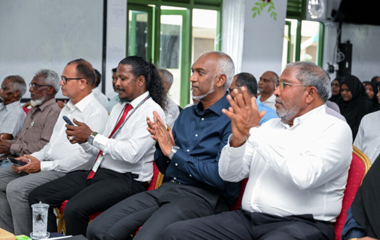 ރައީސް މަސައްކަތްކުރައްވަމުން ގެންދަވަނީ ހިތްވަރާއި އަޒުމާ އެކީގައި ވަރަށް އިޚުލާސްތެރި މަސައްކަތްތަކެއް: ޤާސިމް