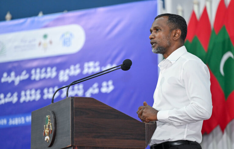 މި ސަރުކާރުން ދައްކަމުން އެދަނީ ނިމިދިޔަ 2 ސަރުކާރުން ނެގި ލޯނުތައް: މެންބަރު ޠާރިޤު