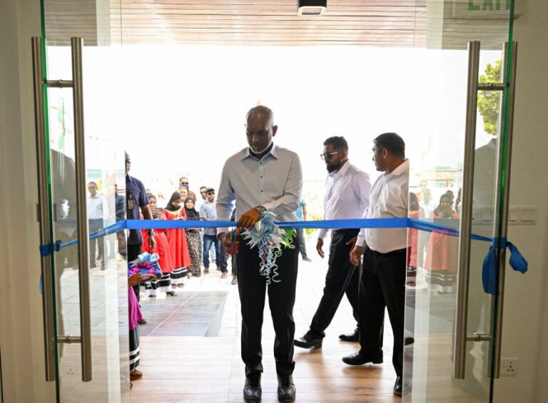 ހިންނަވަރު ފެނަކައިގެ އޮފީސް އިމާރާތް ރައީސް ހުޅުވައިދެއްވައިފި