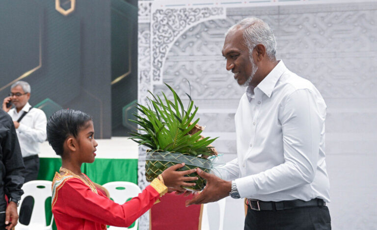 ޅައިމަގު ކަރަންޓުގެ މައްސަލަ ހައްލުކޮށް ޞިއްޙީ ޚިދުމަތް ފުޅާކޮށްދޭނަން: ރައީސް