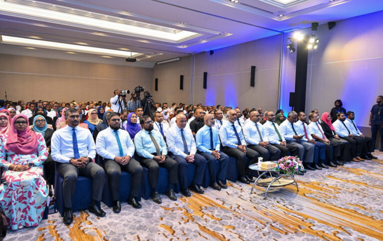 ޕްރިންސިޕަލުންގެ މަހާސިންތާ ފަށައިފި