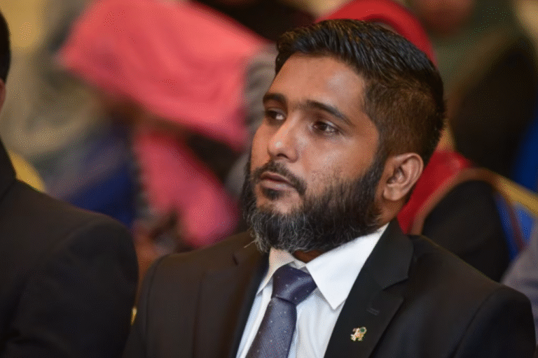 ކްރިމިނަލް ކޯޓުގެ ގާޒީ ކަމުން ފާއިޒު ސަސްޕެންޑުކޮށްފި