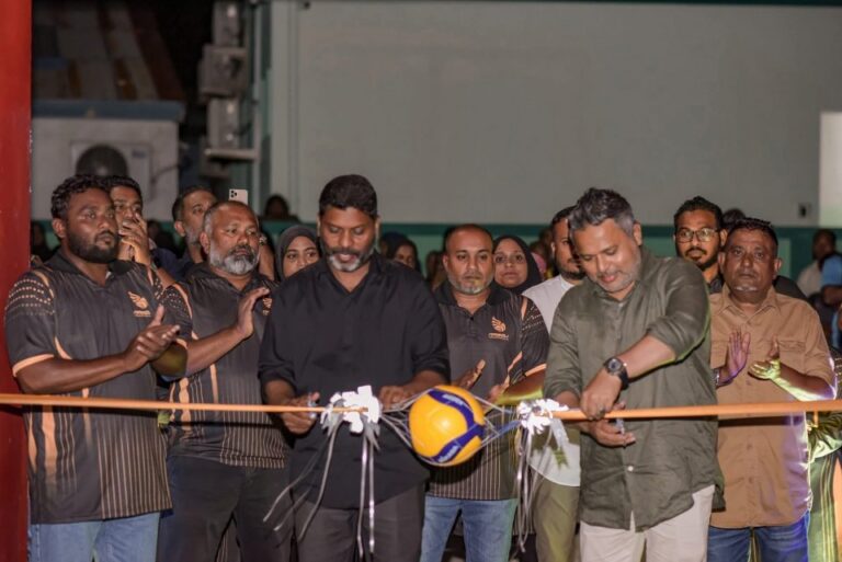 ނައިފަރުގެ ވޮލީބޯޅަ ކޯޓު ހުޅުވައި ދެއްވައިފި