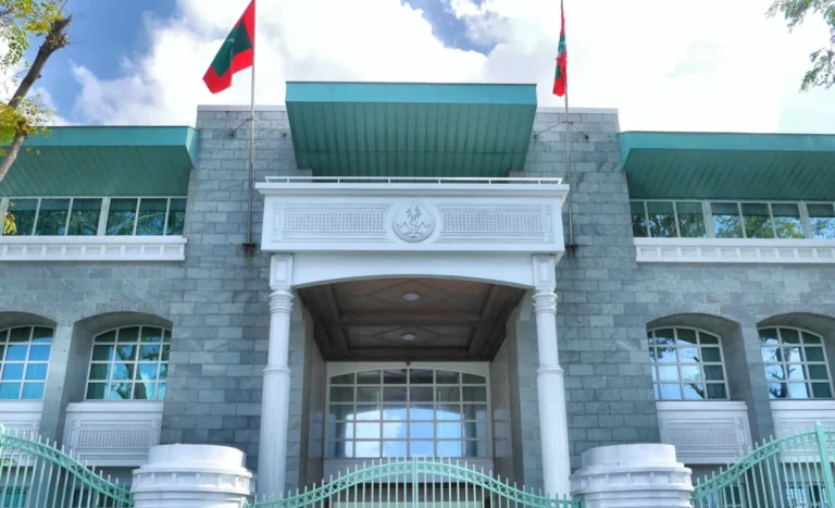 އާދީއްތަ އަދި ހޯމަ ދުވަސް ސަރުކާރު ބަންދު