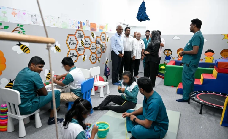 ނައިފަރުގައި ހުންނަ ތެރަޕީ ސެންޓަރަށް ރައީސް ޒިޔާރަތް ކުރައްވައިފި