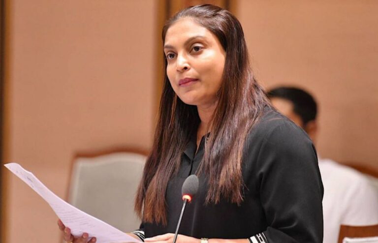 ކުރީގެ އެޑިޔުކޭޝަން މިނިސްޓަރު އައިޝަތު އަލީ އޭސީސީއަށް ހާޒިރުކޮށްފި