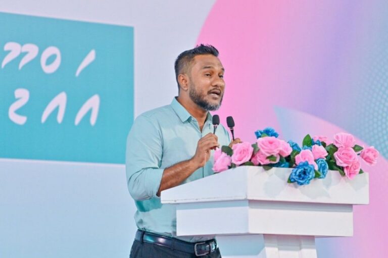ރައްޔިތުން އެމްޑީޕީ ވެރިކަމުން ބޭލީ ބޮޑުތަނުން ނޯ ޖަހާފައި: މެންބަރު ސިނާން