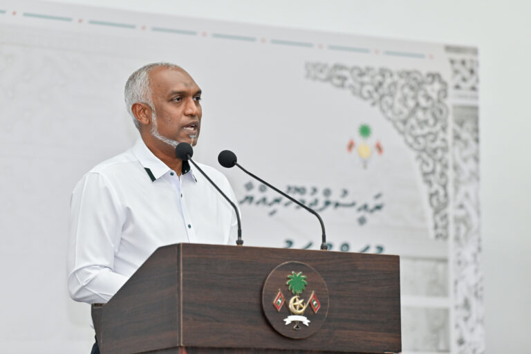 20،000 އަށްވުރެ ގިނަ މުވައްޒަފުންގެ މުސާރައަށް މިހާރު ވާނީ ހެޔޮ ބަދަލުތަކެއް ގެނެސްފައި: ރައީސް