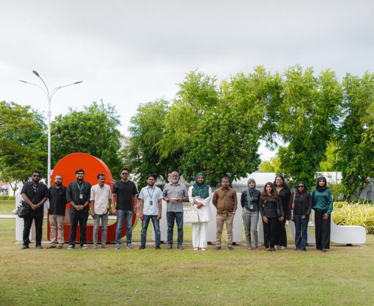 “އައި ލަވް އެޗްއެމްއެލް”ގެ ނަމުގައި މޮނިއުމަންޓެއް