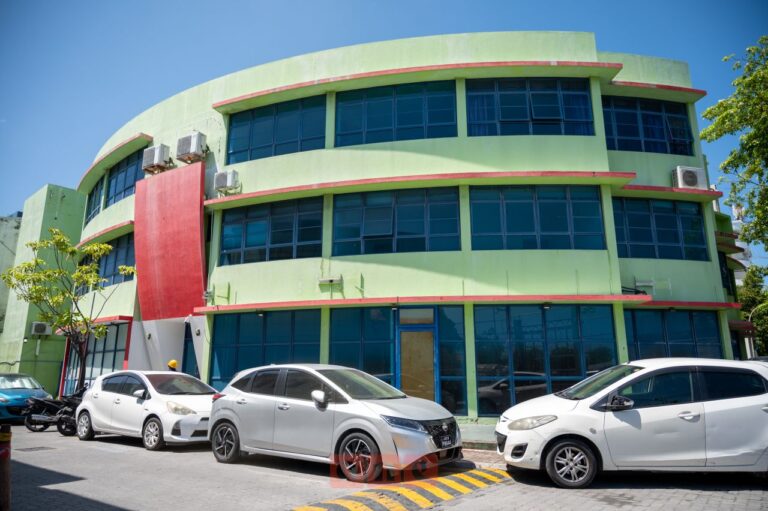 އެފްއޭއެމްގެ މައްޗަށް ހުކުމްކުރި 32،426 ޑޮލަރު ބީހައިވްއަށް ދައްކައިފި