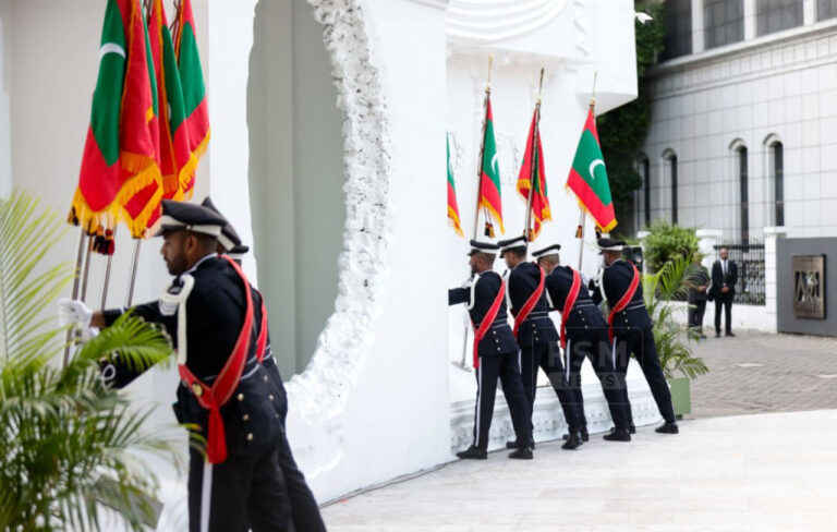 ނޮވެންބަރު 3ގެ ހަނދާނީ ބިނާގައި ދިދަ ޖަހައި ގާޑް މައުންޓްކޮށްފި