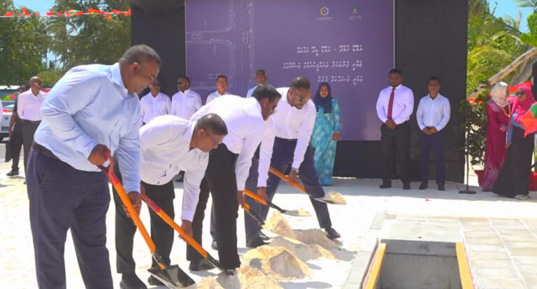 ޒަމާނީ ފެންވަރަށް މަގުތައް ތަރައްޤީކުރުމުގެ މަސައްކަތް އައްޑޫ ހުޅުދޫ، މީދޫގައި ފަށައިފި