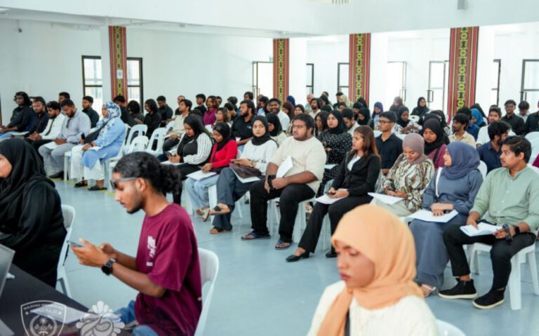 އިމިގްރޭޝަން 70 އޮފިސަރުންގެ ވަޒީފާއަށް 600 އަށްވުރެ ގިނަ މީހުން  ބައިވެރިވެއްޖެ