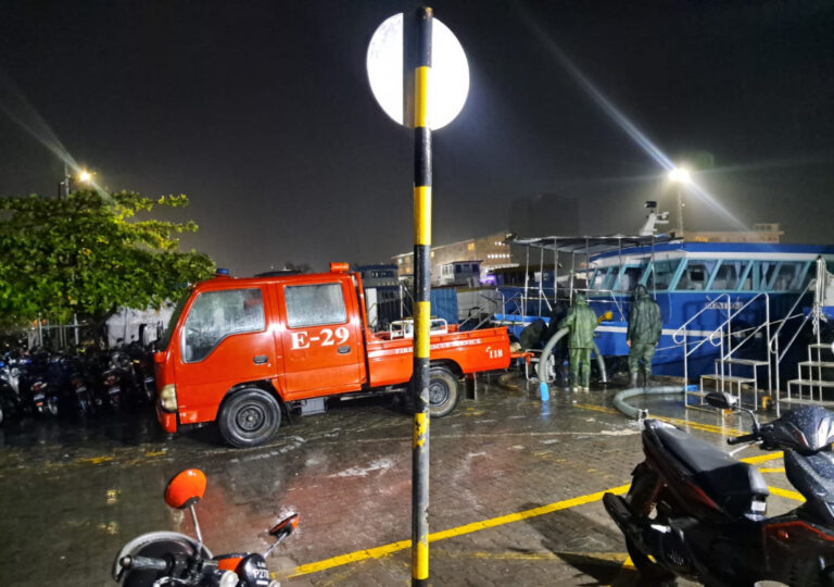 ބޯކޮށް ވާރޭވެހި ފެންބޮޑުވަމުންދާތީ ފެން ހިންދުމުގެ މަސައްކަތް ފަށައިފި