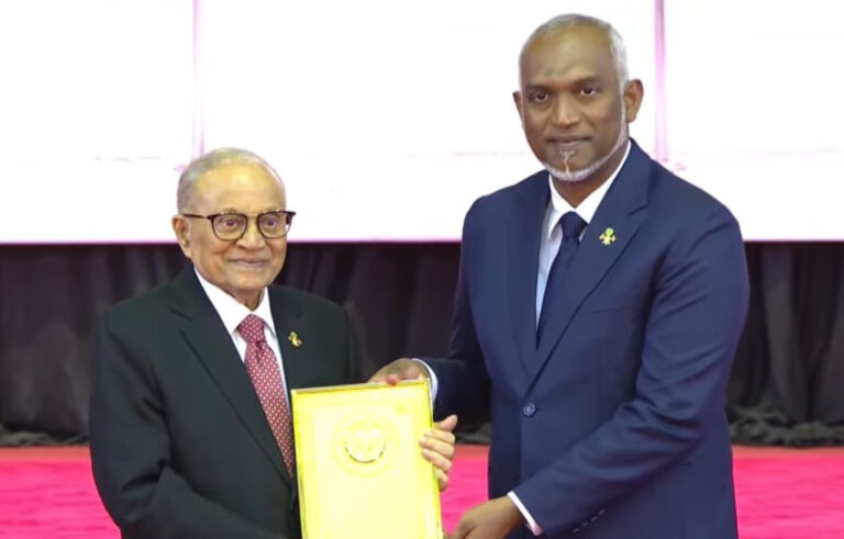 ޚަބަރު ނޮވެންބަރު 3ގެ ޝަރަފުގެ ޚާއްޞަ އައްޑަނަ ރައީސް މަޢުމޫނަށް އަރުވައިފި