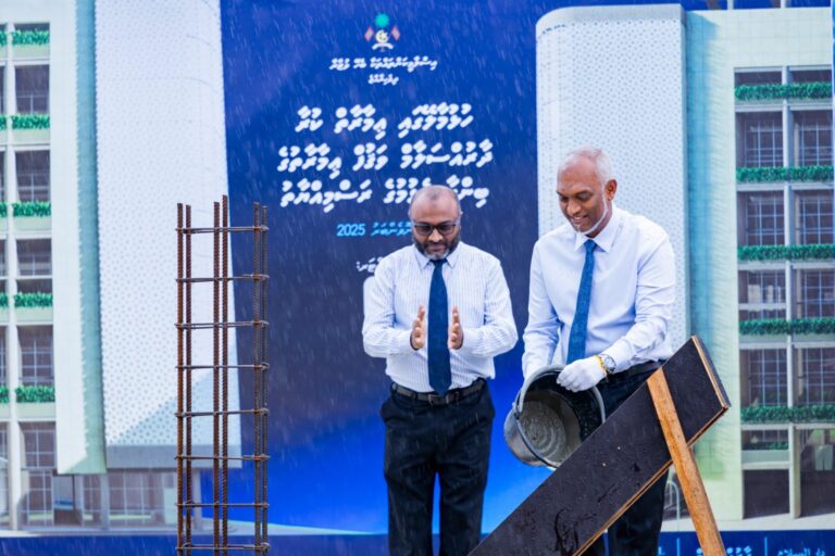 ދާރުއްސަލާމް ވަޤްފު އިމާރާތުގެ ބިންގާ، ރައީސުލްޖުމުހޫރިއްޔާ އަޅުއްވައިދެއްވައިފި
