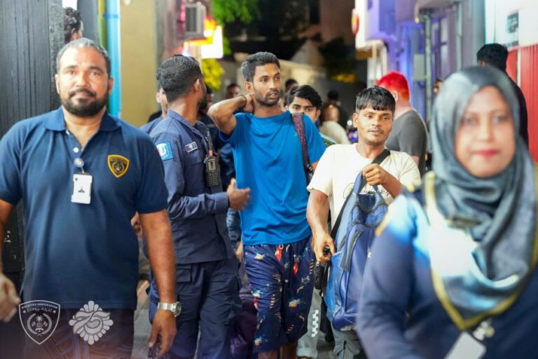 ގަވާއިދާ ޚިލާފަށް އުޅެމުންދިޔަ 66 ބިދޭސީއަކު މާލެއިން އަތުލައިގެންފި