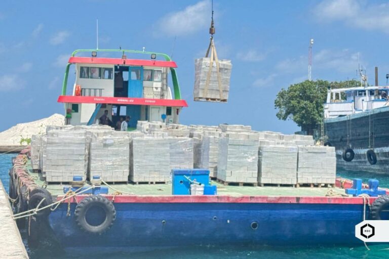 އާރްޑީސީން ހިތަދޫގައި ހިންގާ މަޝްރޫއުތަކަށް ބޭނުންވާ ސާމާނު ފޮނުވަނީ
