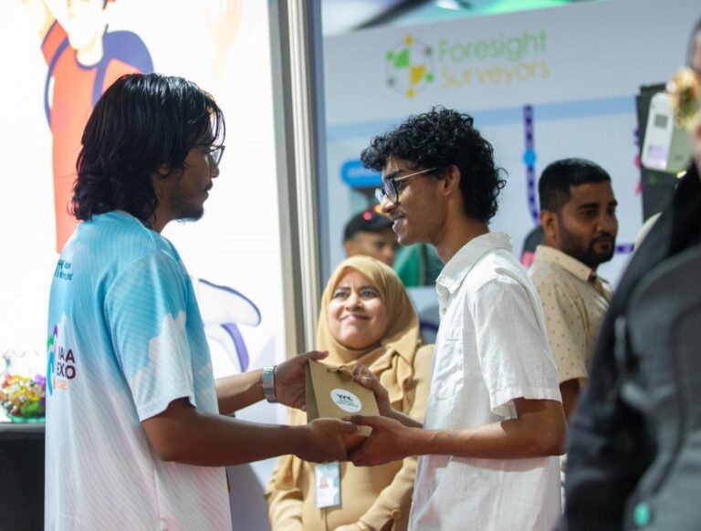 ވަރަ އެކްސްޕޯ ނިންމާލައިފި
