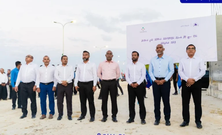 ފޭދޫގެ ފުޓްސަލް ދަނޑާއި 500 މީހުންގެ ޖާގައިގެ މިސްކިތުގެ ބިންގާ އަޅައި ބަނދަރުގެ މަސައްކަތް ފަށައިފި